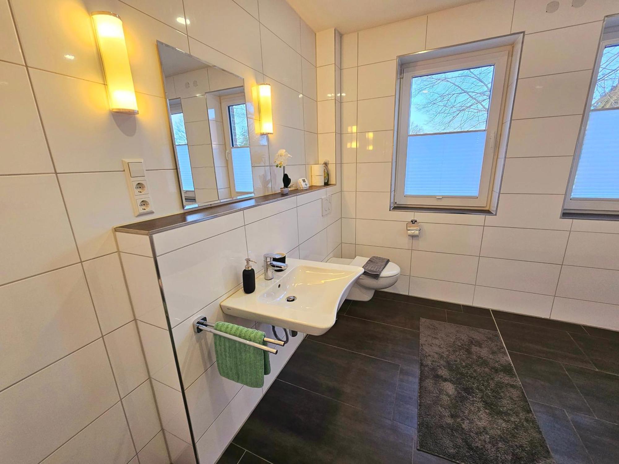 Exklusive Ferienwohnung In Lingen Holthausen 2Zim, 2Badez,Kueche,Balkon,Waschmaschine Exteriör bild